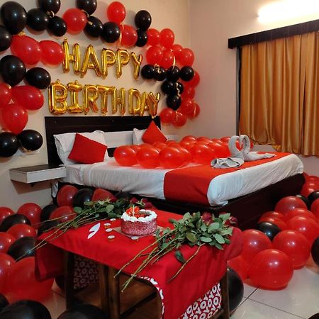 Goroomgo Blue Bell Bhubaneswar - Well Decorated Room -Wifi And Parking Facilities Available ภายนอก รูปภาพ