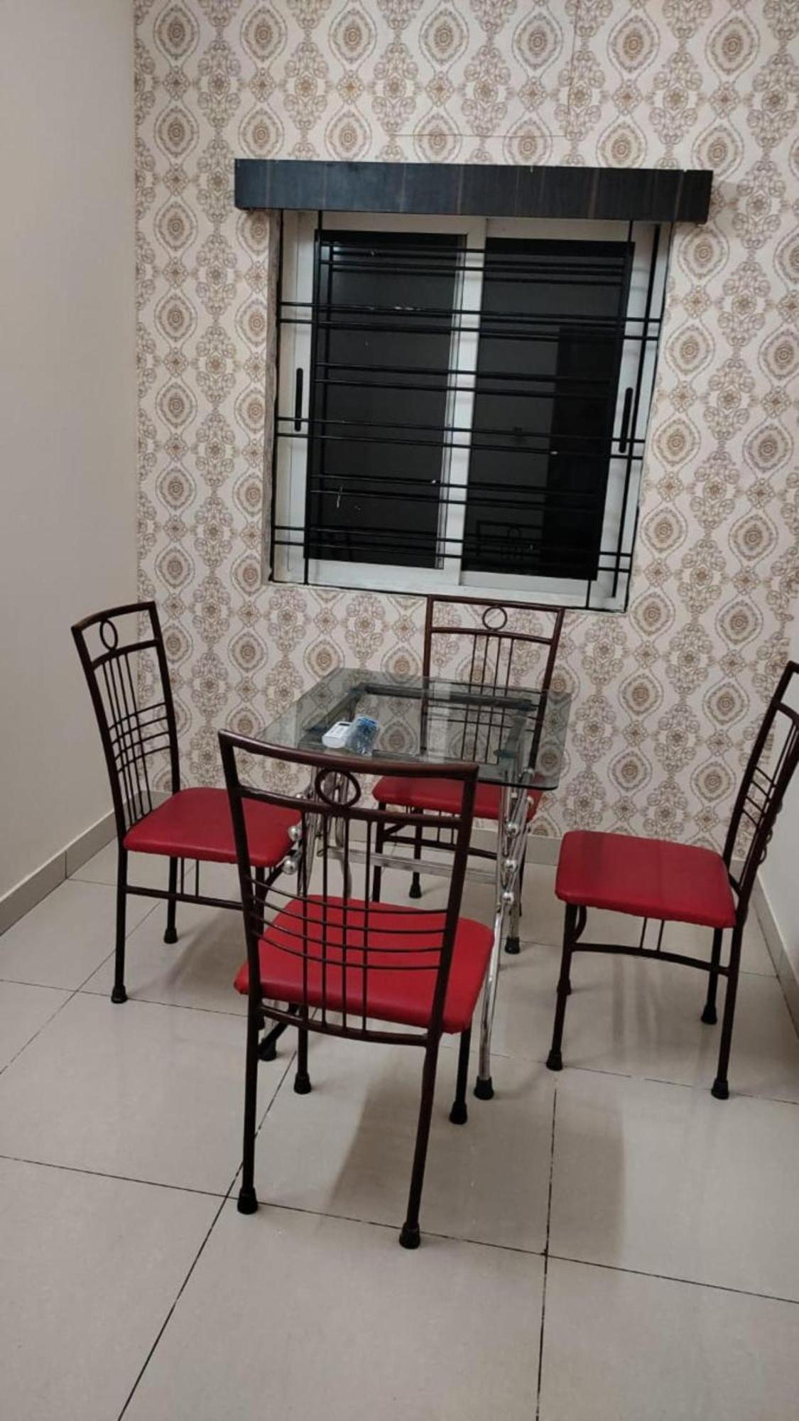 Goroomgo Blue Bell Bhubaneswar - Well Decorated Room -Wifi And Parking Facilities Available ภายนอก รูปภาพ